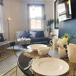 Elite Living - City Centre Accommodates Up To 4